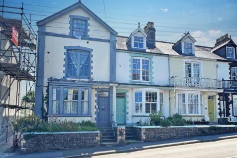 5 bedroom end of terrace house for sale