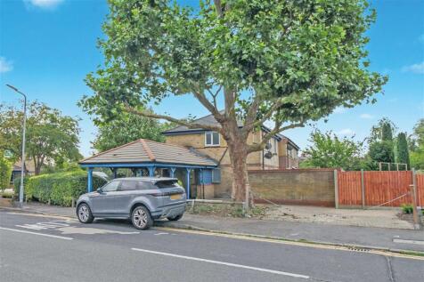 1 bedroom ground floor flat for sale