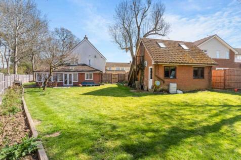 Poulteney Road, Stansted, Essex, CM24 5 bed detached house for sale