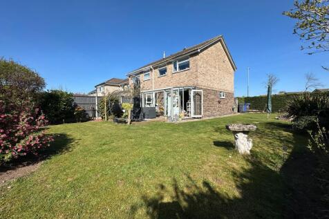 Merlin Crescent, Branston... 3 bed semi