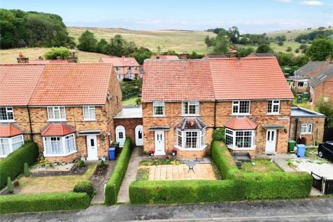 Vale Crescent, Bishop Wilton, York, YO42 3 bed house for sale