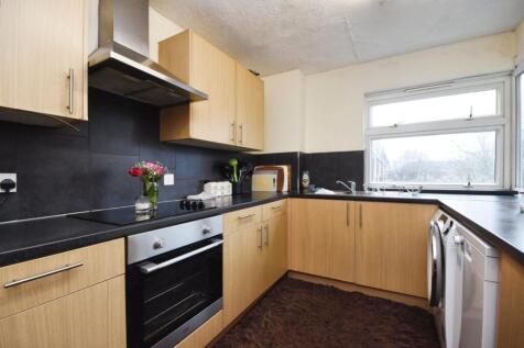 3 bedroom maisonette for sale