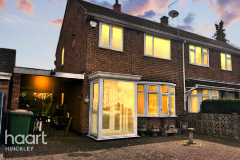 3 bedroom semi-detached house for sale