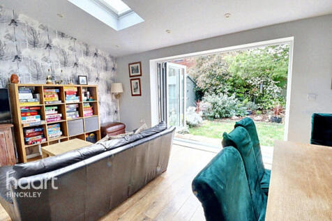 6 bedroom detached house for sale