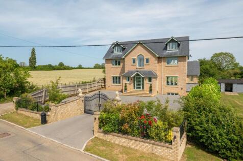 Chequers Hill, Bedford MK44 5 bed detached house for sale