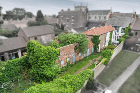 6 bedroom terraced house for sale