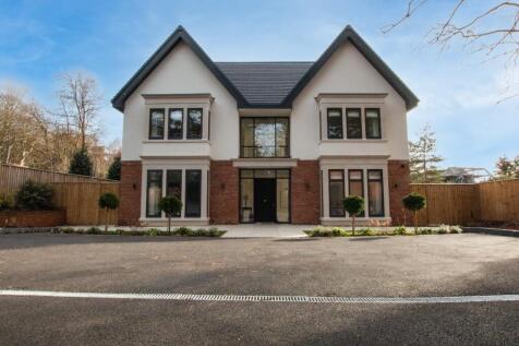 6 bedroom detached house for sale