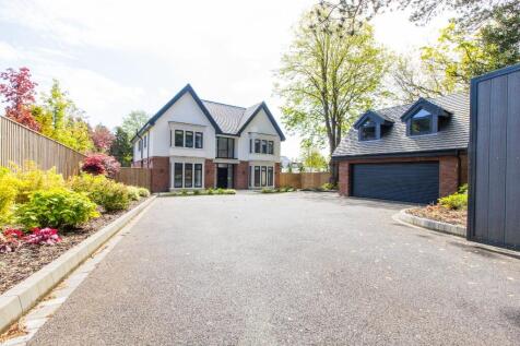 6 bedroom detached house for sale