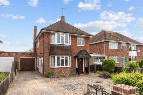 4 bedroom link detached house for sale