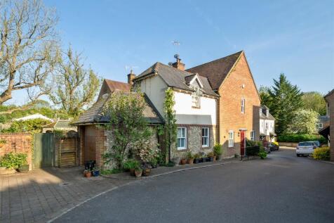 4 bedroom end of terrace house for sale
