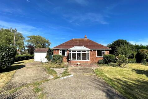 2 bedroom detached bungalow for sale