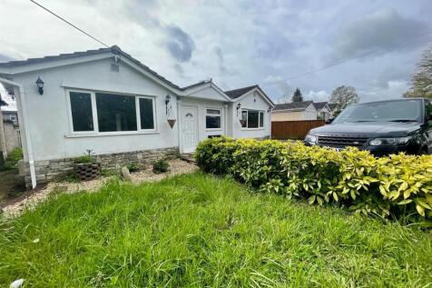 Ringwood Road, Ferndown 3 bed bungalow for sale