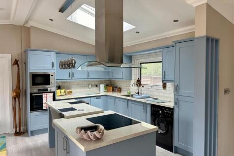 Pompeys Lane, Ferndown 2 bed chalet for sale