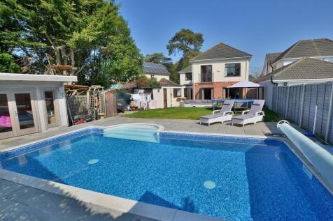 Church Road, Ferndown 5 bed detached house for sale