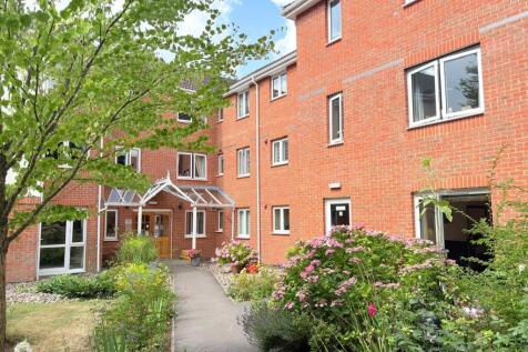 Ringwood Road, Ferndown 1 bed flat for sale