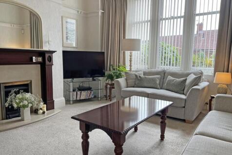 Terraced house for sale