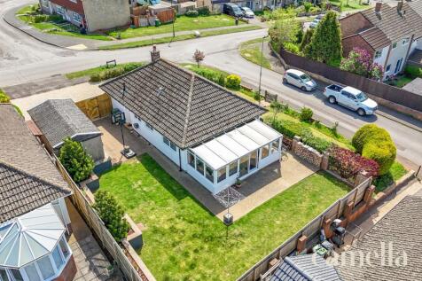 St. Annes Drive, Bristol BS30 2 bed detached bungalow for sale