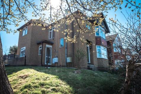 2 bedroom ground floor flat for sale