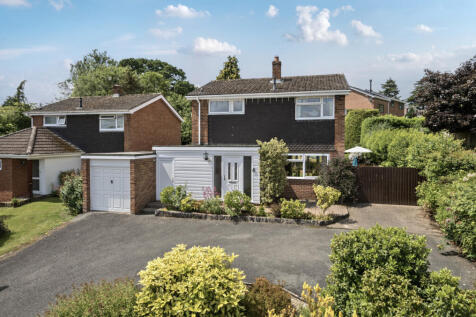 Oswestry SY11 3 bed detached house for sale