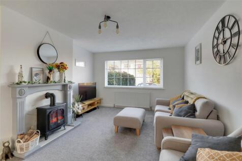 2 bedroom semi-detached bungalow for sale