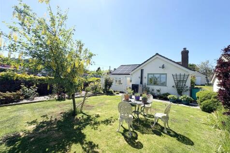 2 bedroom detached bungalow for sale