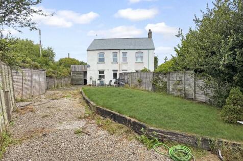 2 bedroom semi-detached house for sale