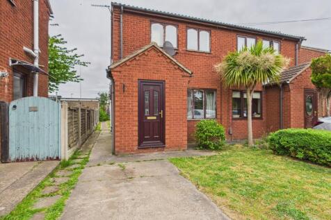 Kelsey Avenue, Scunthorpe DN15 2 bed semi