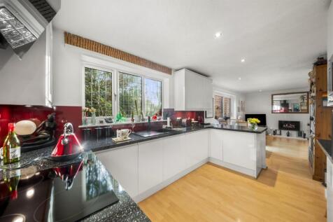 2 bedroom semi-detached bungalow for sale