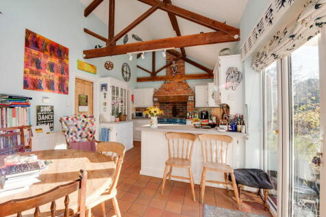 Main Road, Winchester SO21 4 bed detached house for sale