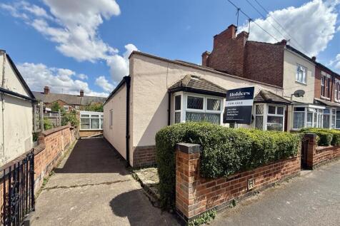 3 bedroom semi-detached bungalow for sale