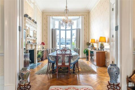 4 bedroom flat for sale