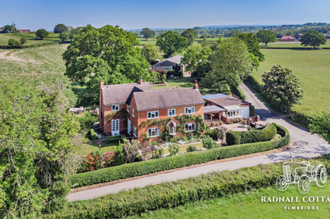 Droitwich WR9 5 bed detached house for sale