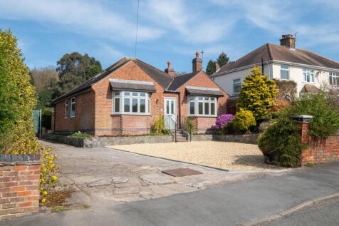 4 bedroom detached bungalow for sale