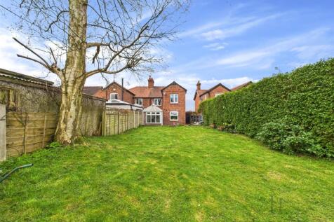 Nantwich Road, Cheshire CW10 3 bed semi