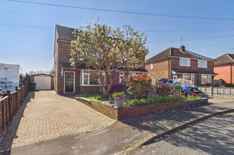 2 bedroom semi-detached house for sale