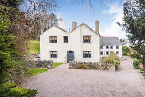 Holywell CH8 4 bed detached house for sale