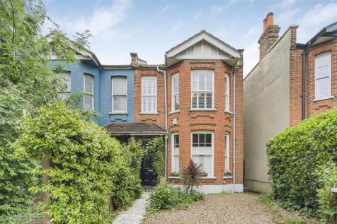Gap Road, SW19 3 bed maisonette for sale