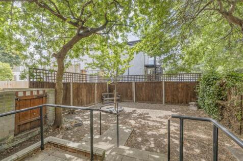 Batman Close, W12 4 bed maisonette for sale