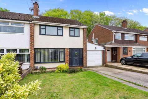 3 bedroom semi-detached house for sale