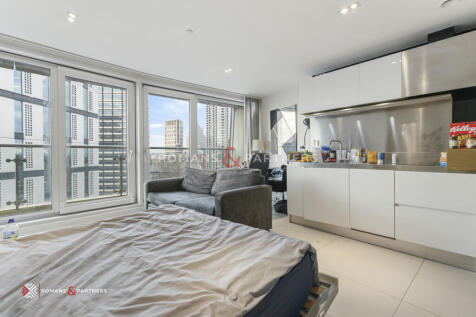 Studio flat for sale
