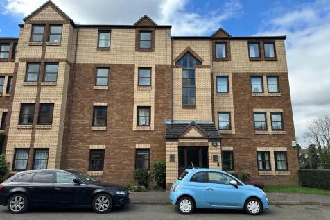 3 bedroom flat for sale