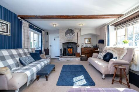 Station Road, Grantham NG33 3 bed cottage for sale