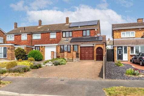 3 bedroom semi-detached house for sale