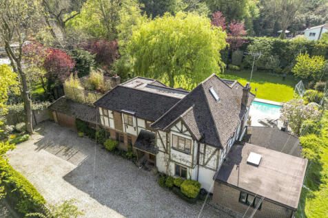 5 bedroom detached house for sale
