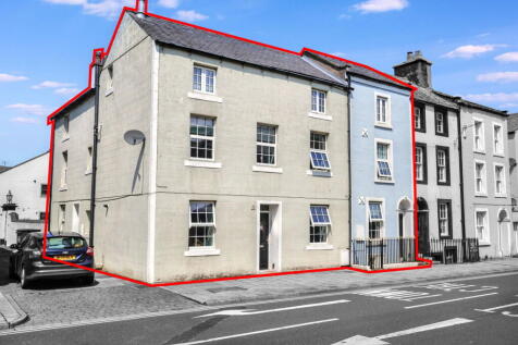 8 bedroom terraced house for sale