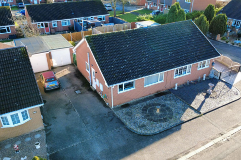 2 bedroom semi-detached bungalow for sale