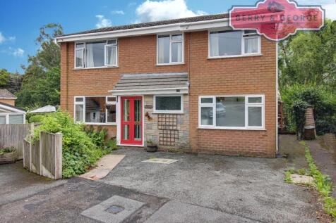 6 bedroom detached house for sale