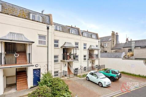 2 bedroom maisonette for sale