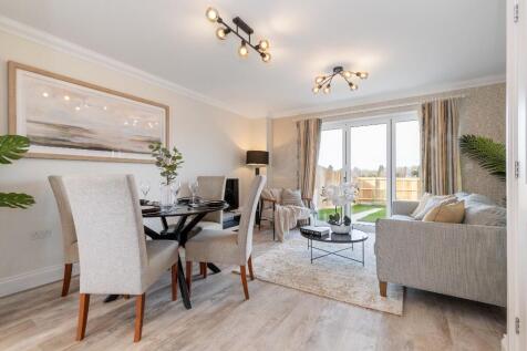 2 bedroom semi-detached house for sale