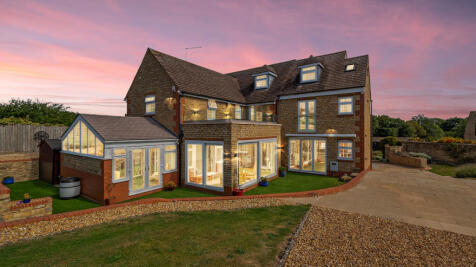 7 bedroom detached house for sale